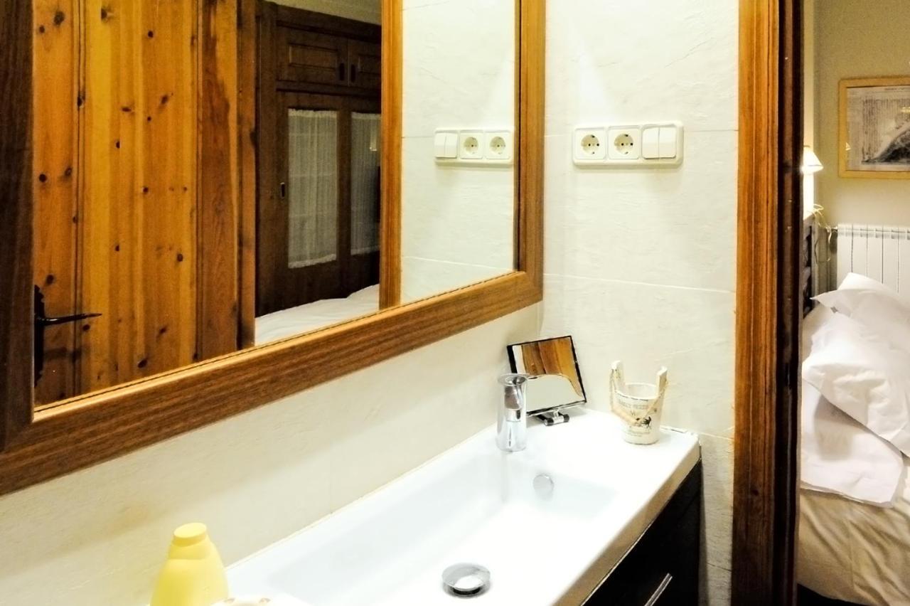 Chardin D'Alto-Apartamentos Chardins Benasque Bagian luar foto