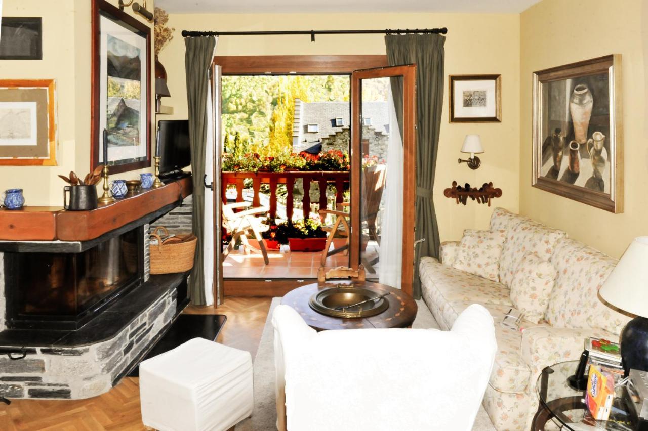 Chardin D'Alto-Apartamentos Chardins Benasque Bagian luar foto