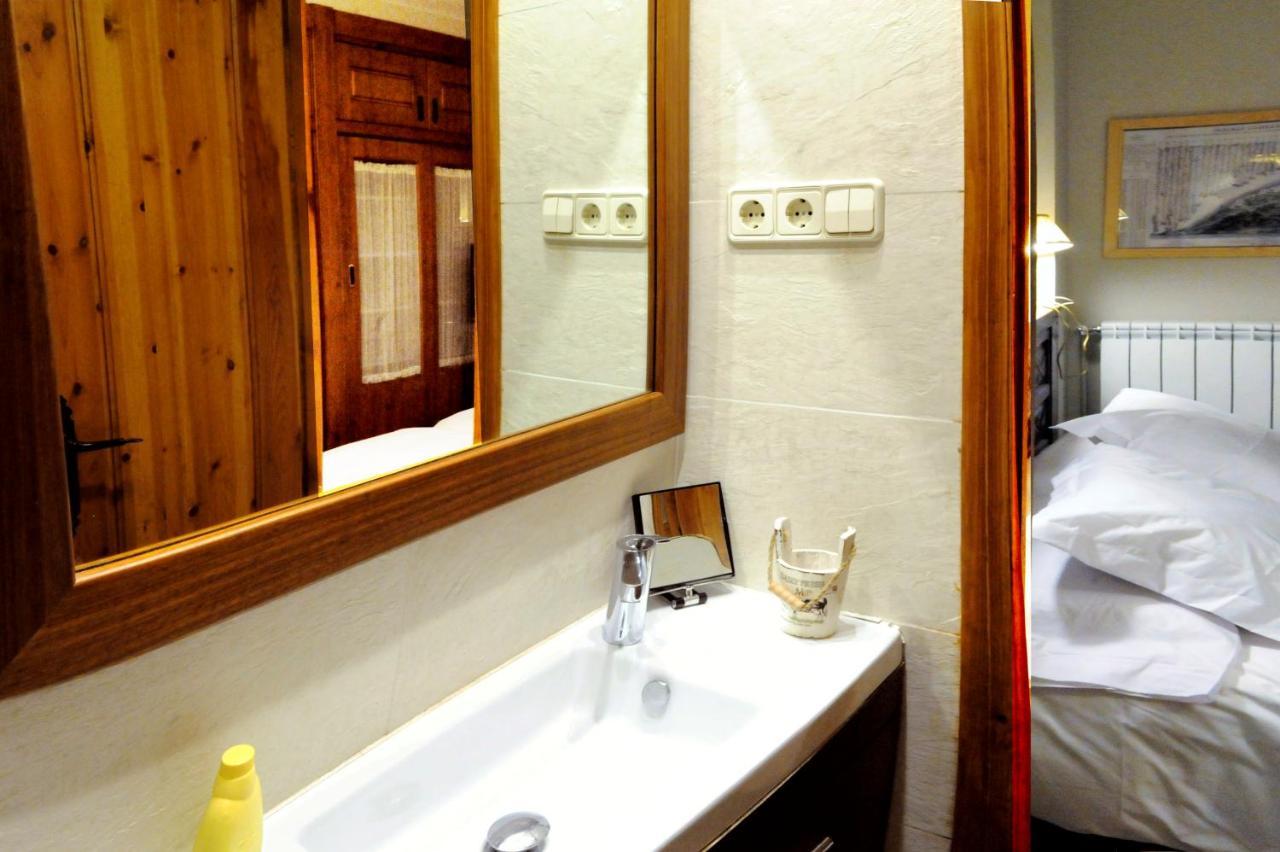 Chardin D'Alto-Apartamentos Chardins Benasque Bagian luar foto